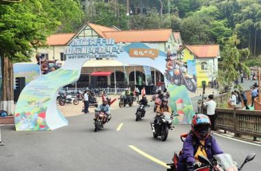引擎轰鸣震竹海！2025 骑纪中国首届莫干山国际机车嘉年华燃情启幕