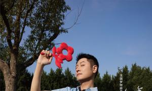 心怀热枕，逐梦永恒 梦特娇与任重的优雅协奏